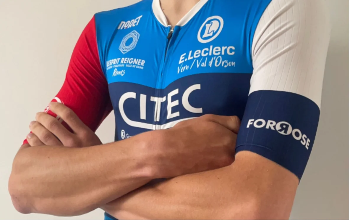 Maillot de l’US Vern Cyclisme avec brassard ForRose
